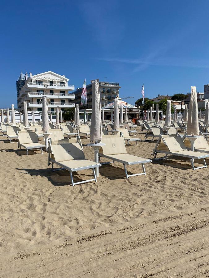 Hotel Ivana Лидо-ди-Езоло Экстерьер фото